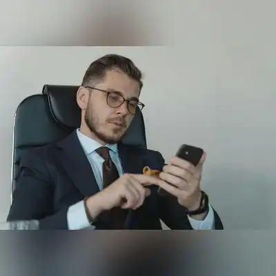 屈露云